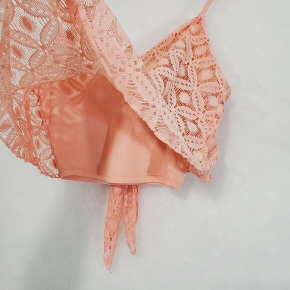 American Dream | Lace Tie Back Crop Top - Picture 4 of 7